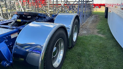 Rear fenders on Dan Linn's 2025 Western Star