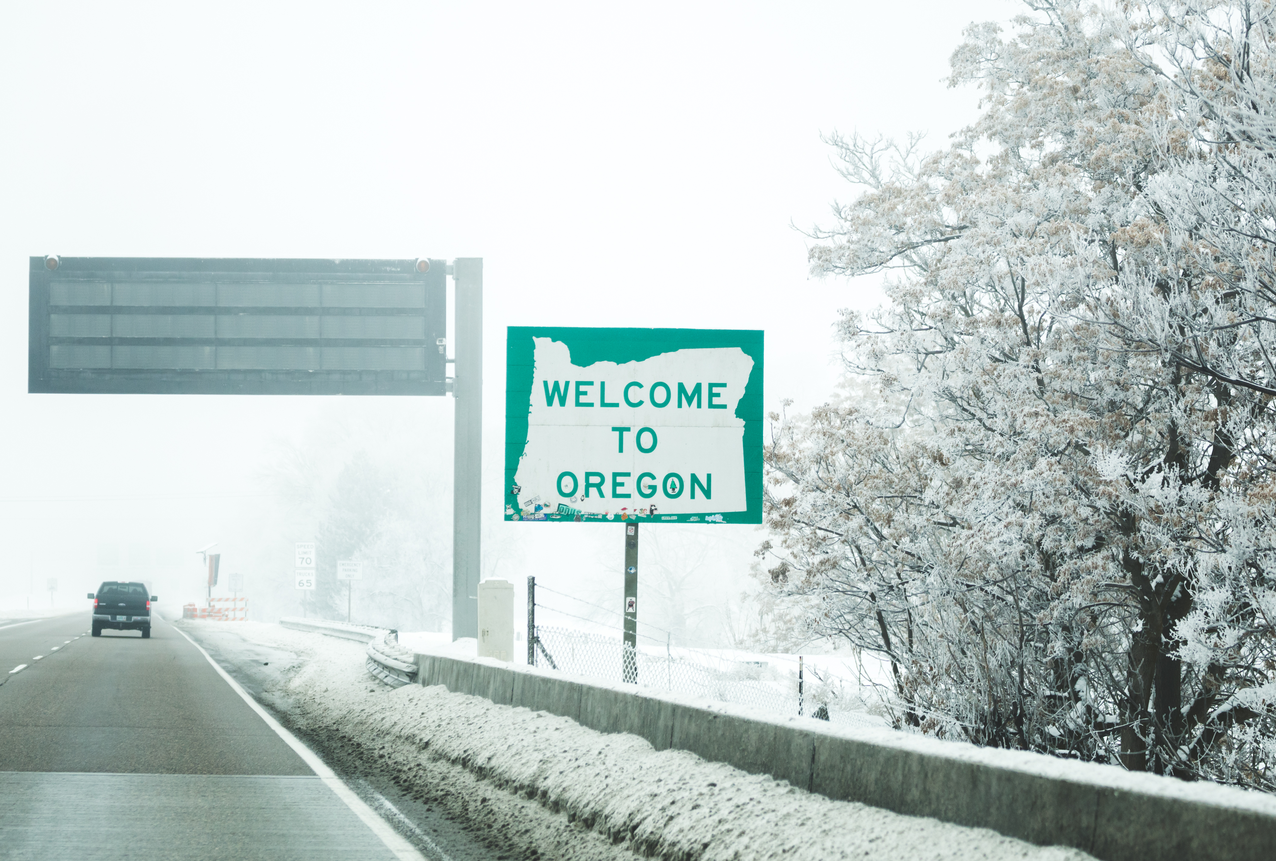 Oregon welcome sign