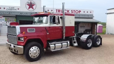 Bruce Roche's 1988 Ford LTL 9000