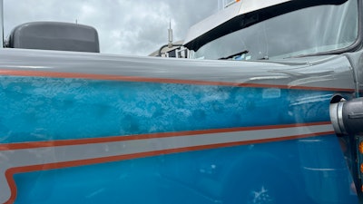 Lace inlay on Nate Stone's 2005 Kenworth W900