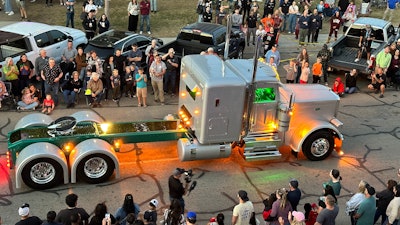 Lynn DeNeve's 2024 Peterbilt 389 in the Peterbilt Pride & Class Parade