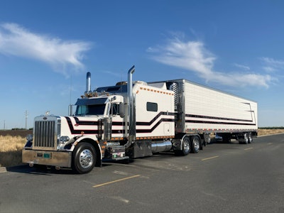 Michael Castaldi's 2003 Peterbilt 379 and 2010 Utility 3000R