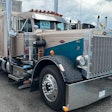 Satha Kilgore's 1971 Peterbilt 359 EXHD