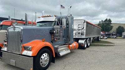Dabney Trucking's 2025 Kenworth W900L
