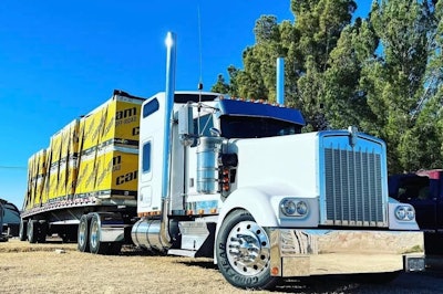 Rene Holguin's 2000 Kenworth W900L
