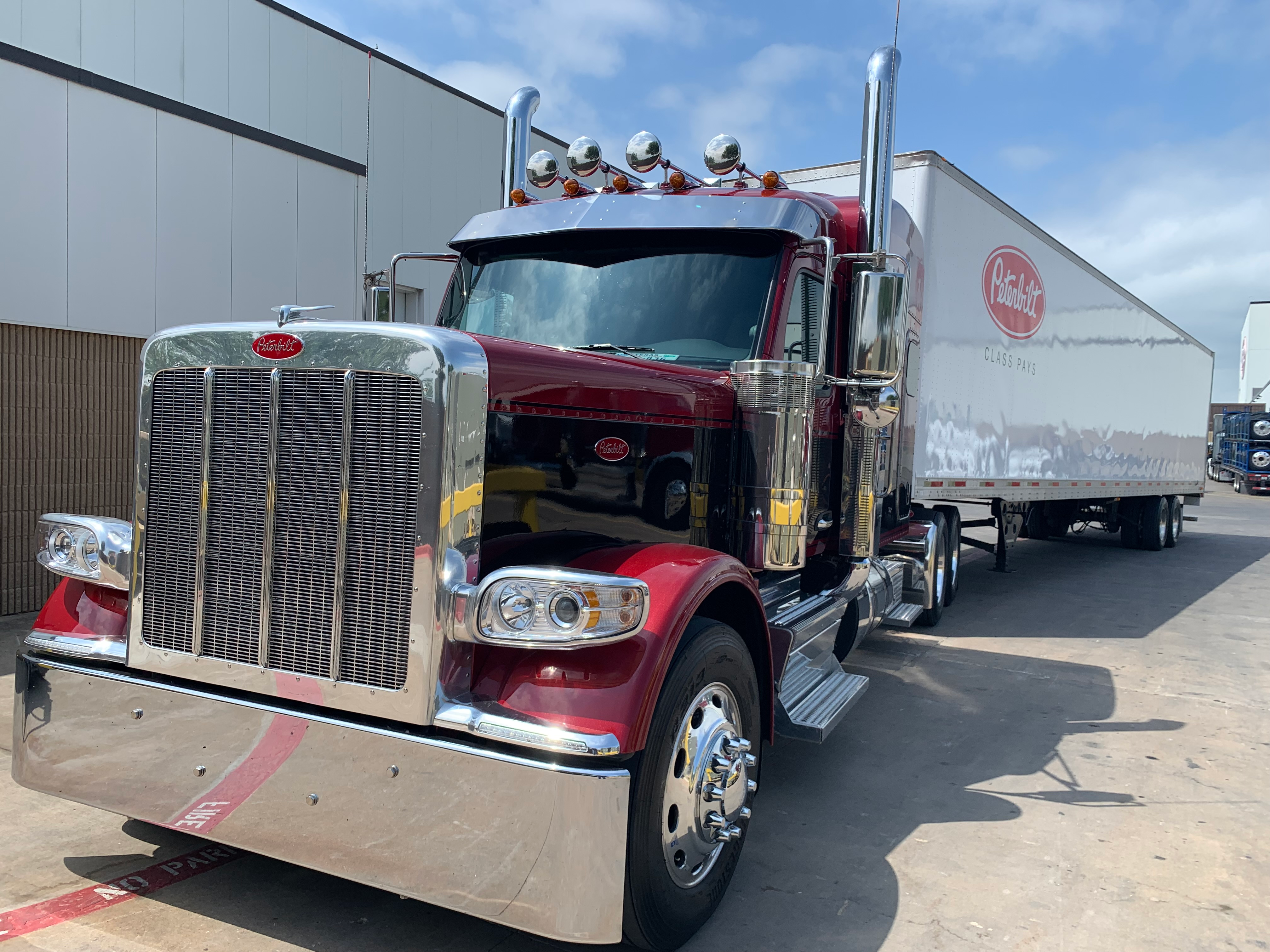 Peterbilt 589