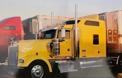 Everett Roberson's 2000 Kenworth W900