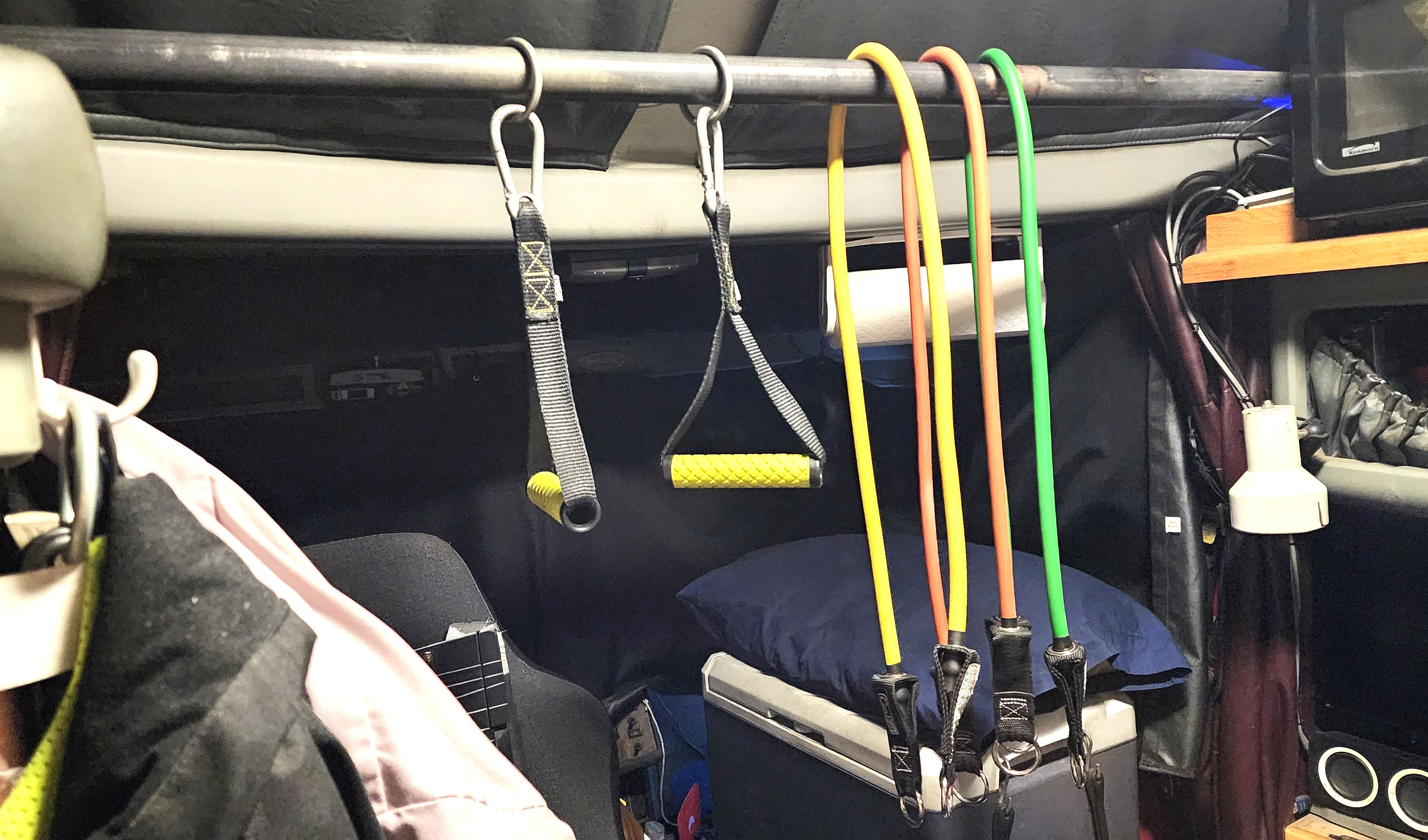 Pull-up bar in Kitzhaber's T600's sleeper