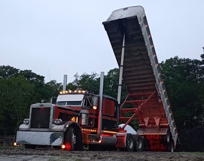 Josh Sauls' 1985 Peterbilt 359