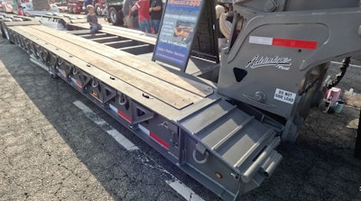 Trail King Advantage Plus! hydraulic gooseneck trailer