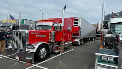 Dekontee Durrette's 2022 Peterbilt 389 Pride and Class/2023 Great Dane