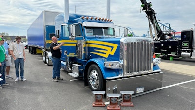 Sy Kunesh Jr.'s 2024 Peterbilt 389/2014 Mac flatbed/curtainside