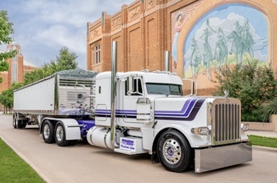 Kevin Benson’s 2023 Peterbilt 389