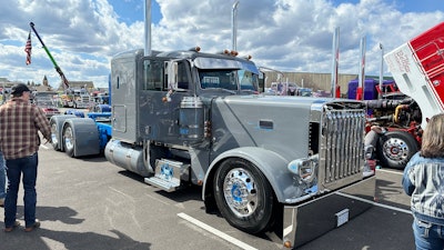 Brandon Smith's 2024 Peterbilt 389