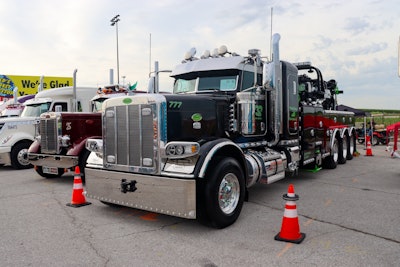 1st: Clifton Parsley of Cave City, Kentucky -- 2024 Peterbilt 389 “Heavy Hook”