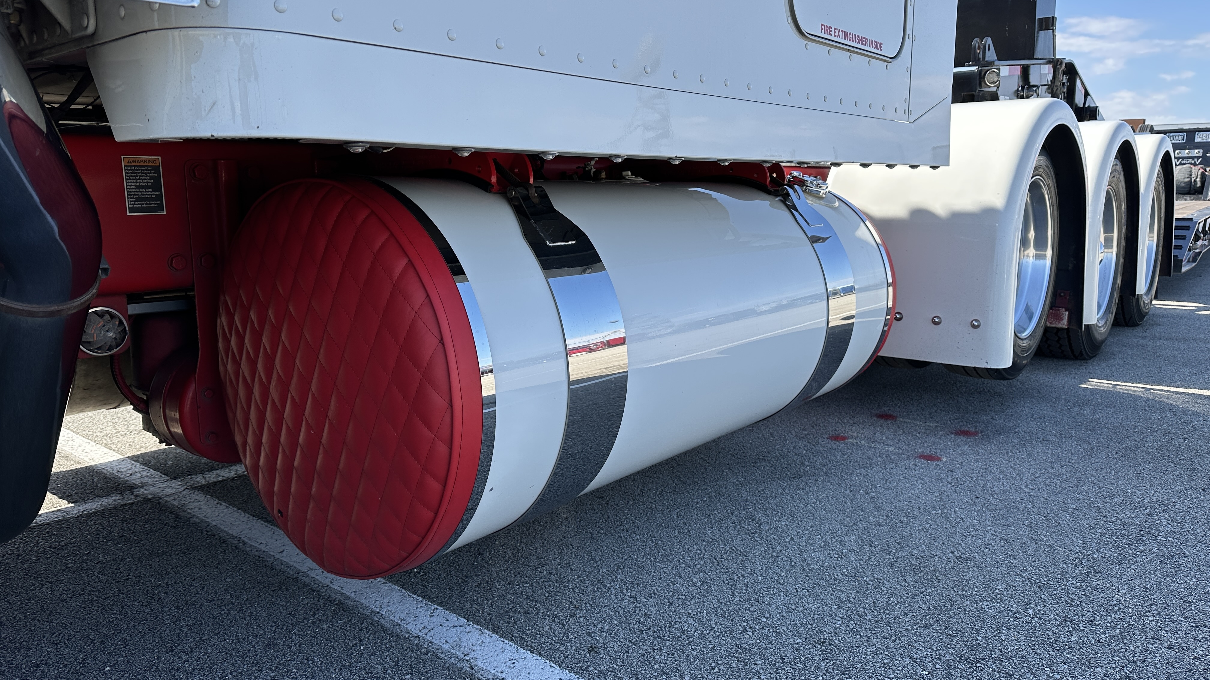 Clean and simple' 2020 Peterbilt 389 hauls high and wide | Overdrive