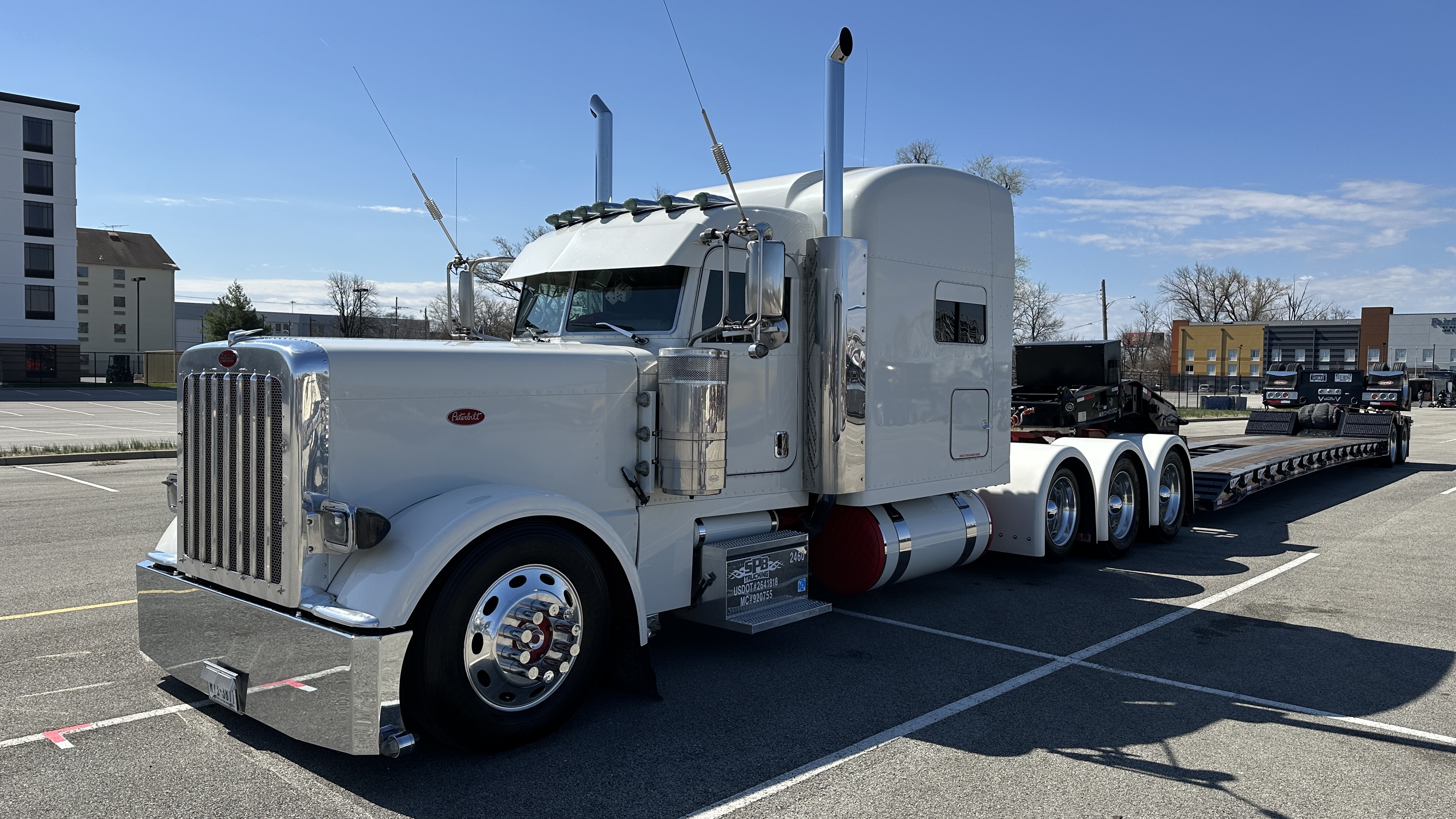 Clean and simple' 2020 Peterbilt 389 hauls high and wide | Overdrive