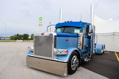 1st: Zack Strayer of Thorntown, Indiana -- 2025 Peterbilt 589 “Canadian Tuxedo”