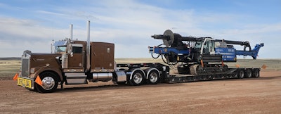 Jason Chamberlain's '85 W900B hauls a wide range of equipment, including excavators, loaders and more for the BNSF railroad and other customers.