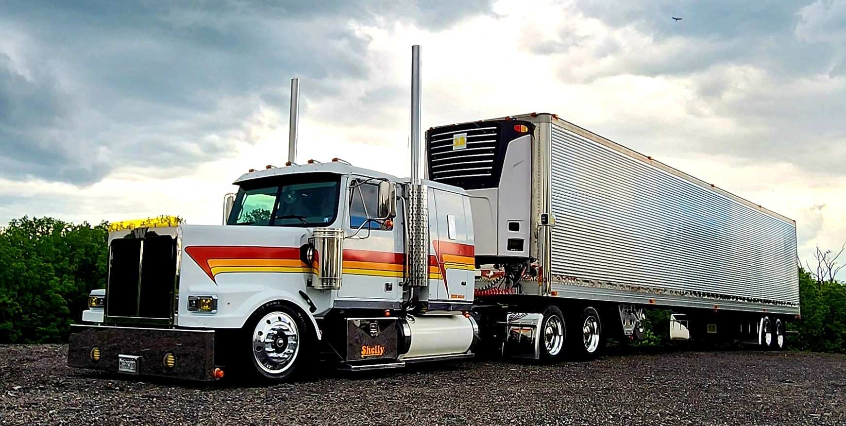 Owner-operator Shelly's three trailers provide versatility for sometimes tight deliveries. Most often today he's hooked to a 53-foot 2017 Great Dane, 102-inch wide, an upgrade from a 2012 96-inch Utility. 'I still run an '04 48-foot/96-inch-wide reefer occasionallly,' too, he said. 'My trailers are aged, but they&rsquo;re in great shape.' As is evidenced in the picture.