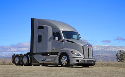 This year’s award is a T680 equipped with a 76-inch sleeper and the Paccar Powertrain featuring the Paccar MX-13 engine, Paccar TX-12 automated transmission, and Paccar DX-40 tandem rear axles.