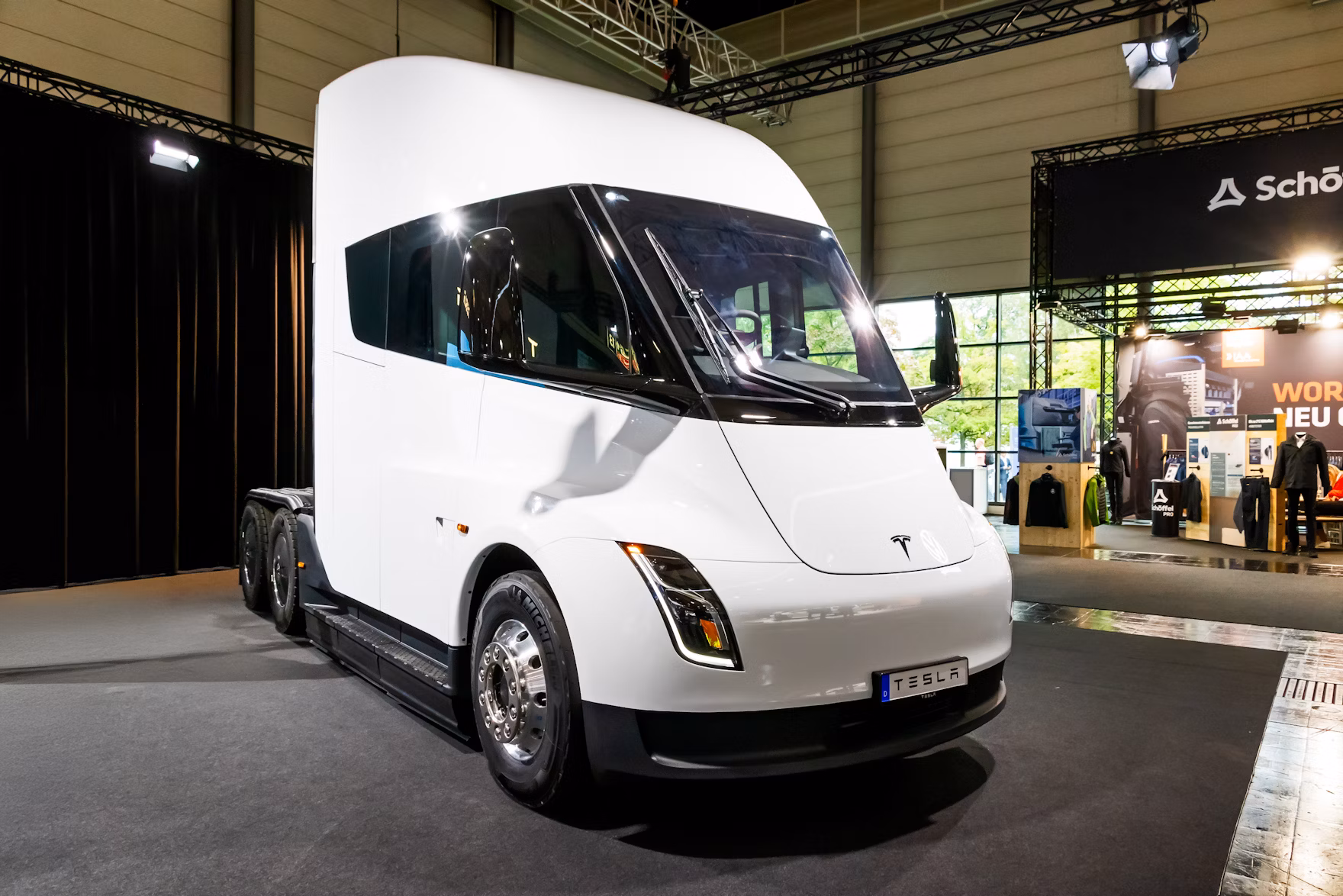 Tesla Semi Adobestock 1059347097 Editorial Use Only x E Ke Sdpvom