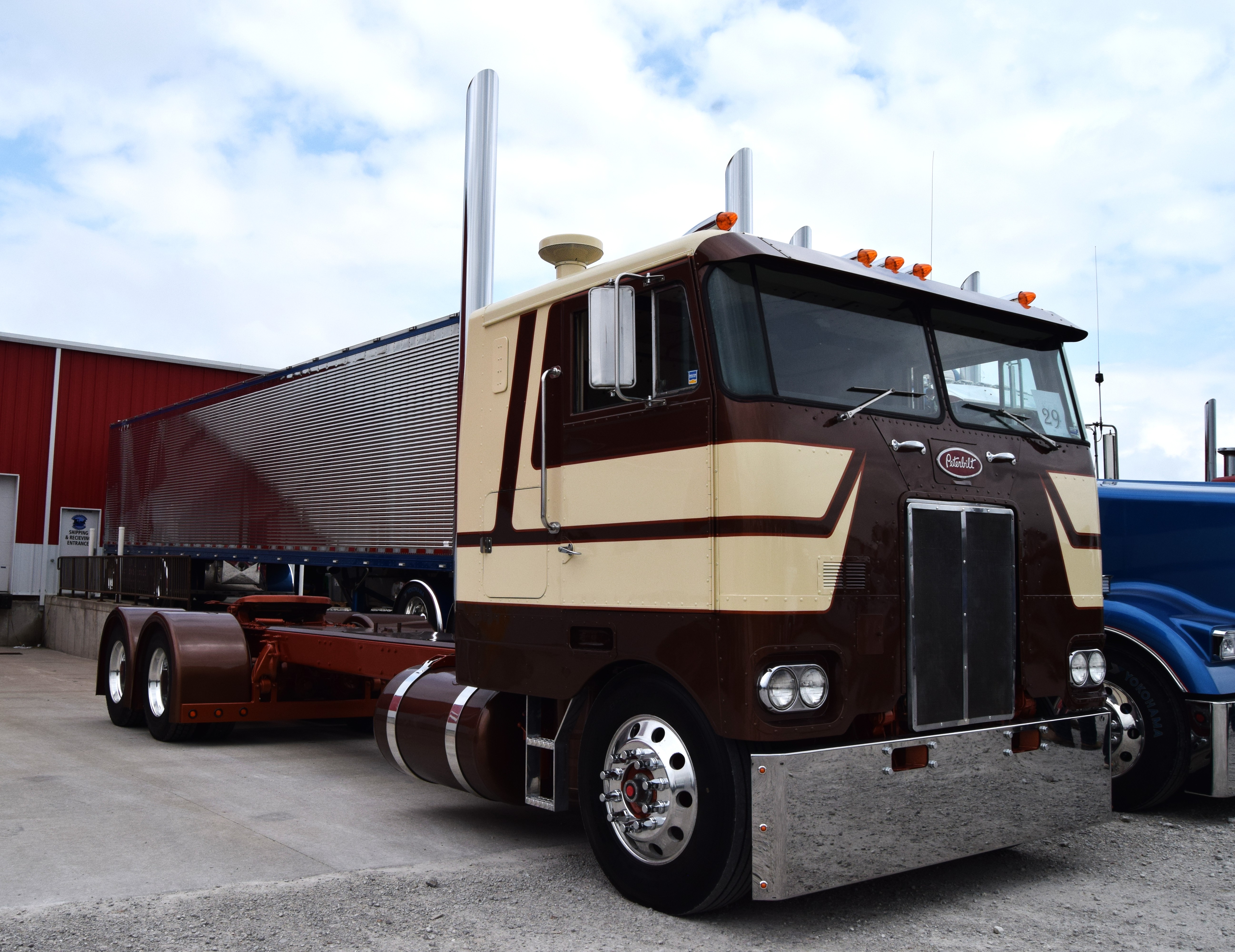 Coolie Callahan's 1977 Peterbilt 352, parked up back in May at the Crossroads Truck Meet in California, Missouri.