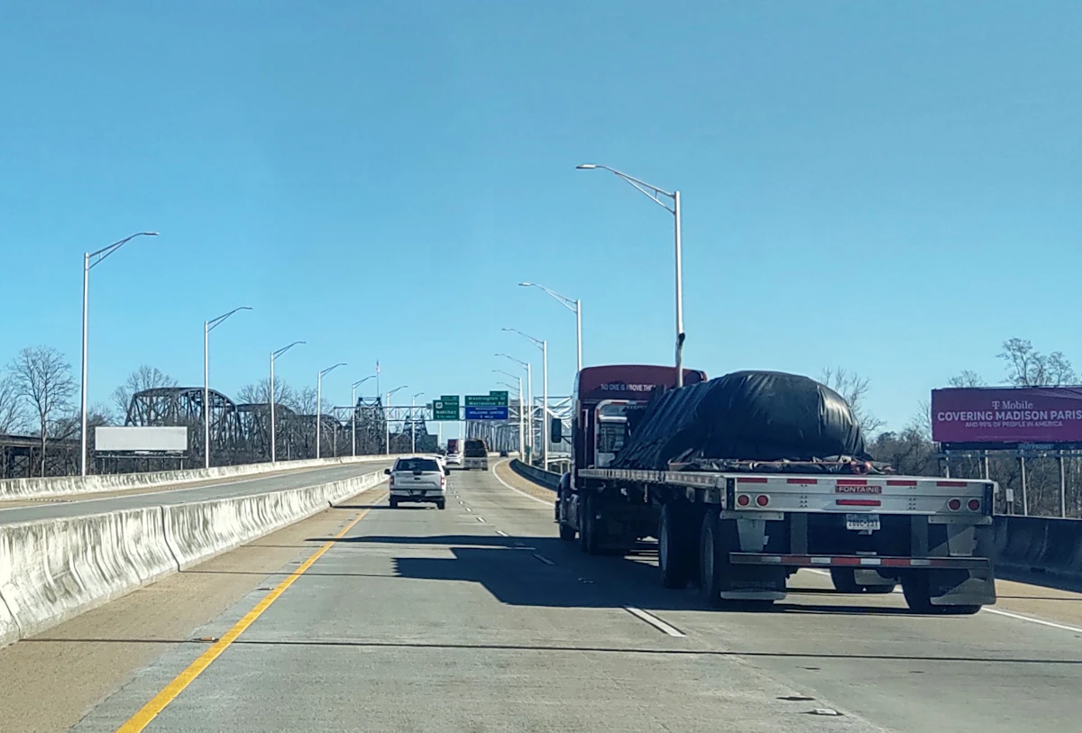 Citing ELP and safety among issues, new House caucus emerges with focus on trucking