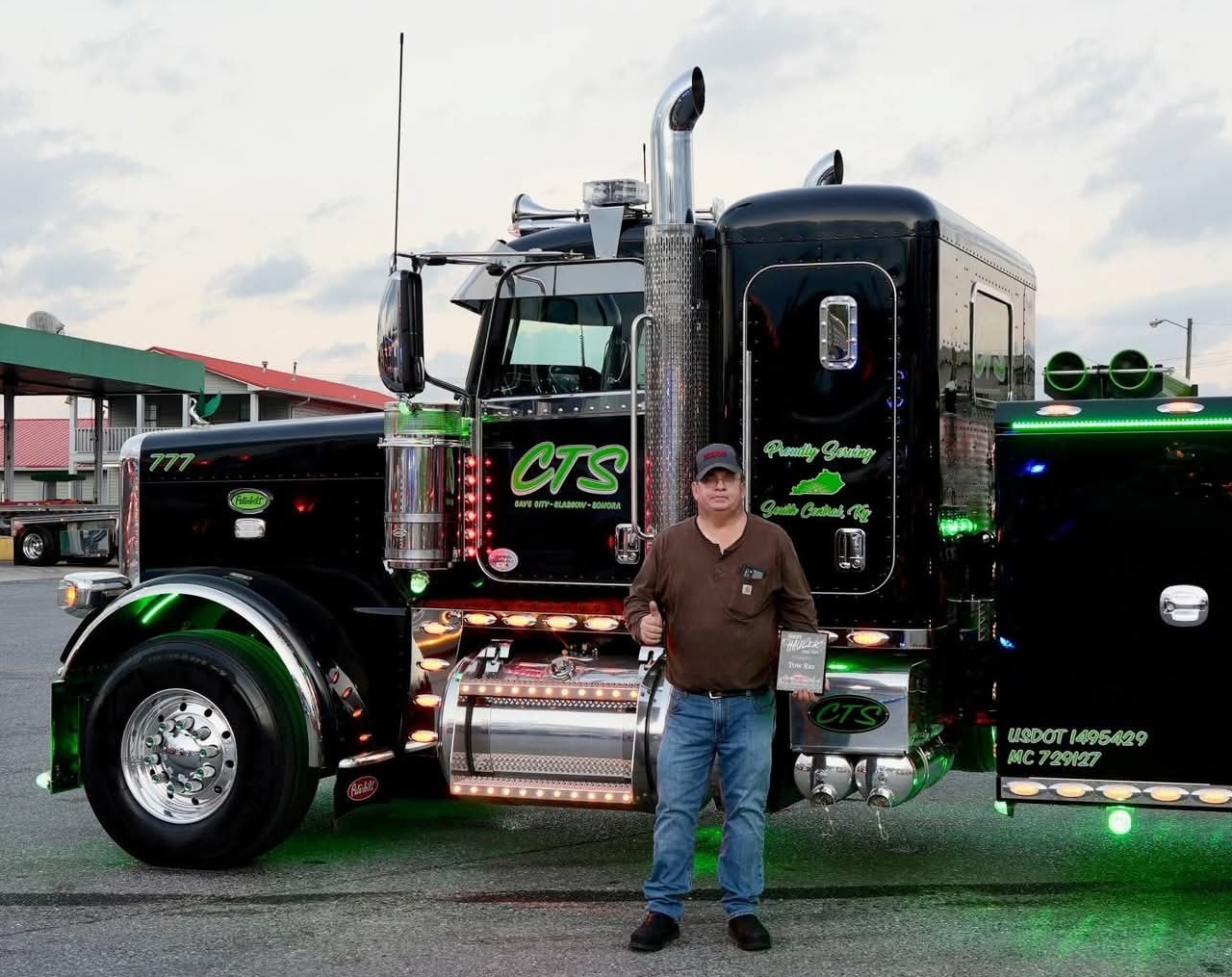 Heavy Hook' Peterbilt 389 crowned Pride & Polish champ | Overdrive