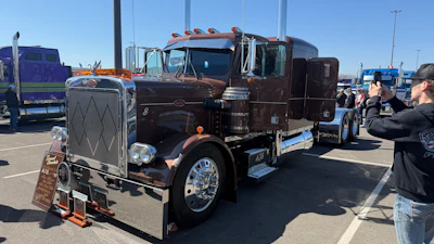 1st: Austin Badders, 1983 Peterbilt 359