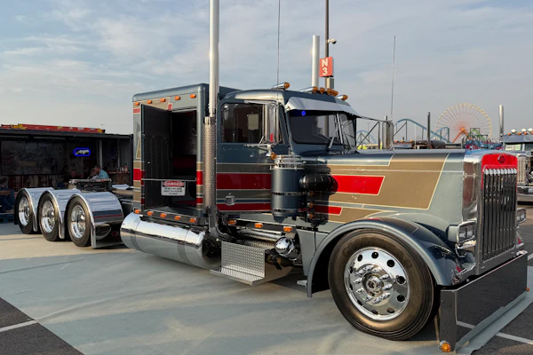 Never Satisfied Builds brought this custom 1985 Peterbilt 359 for its entry in the MATS Big Rig Build-Off. Sitting on a 320-inch wheelbase, the truck boasts a 650-hp 5EK Cat with an 18-speed and a 4-speed auxiliary and 3.70 rears.