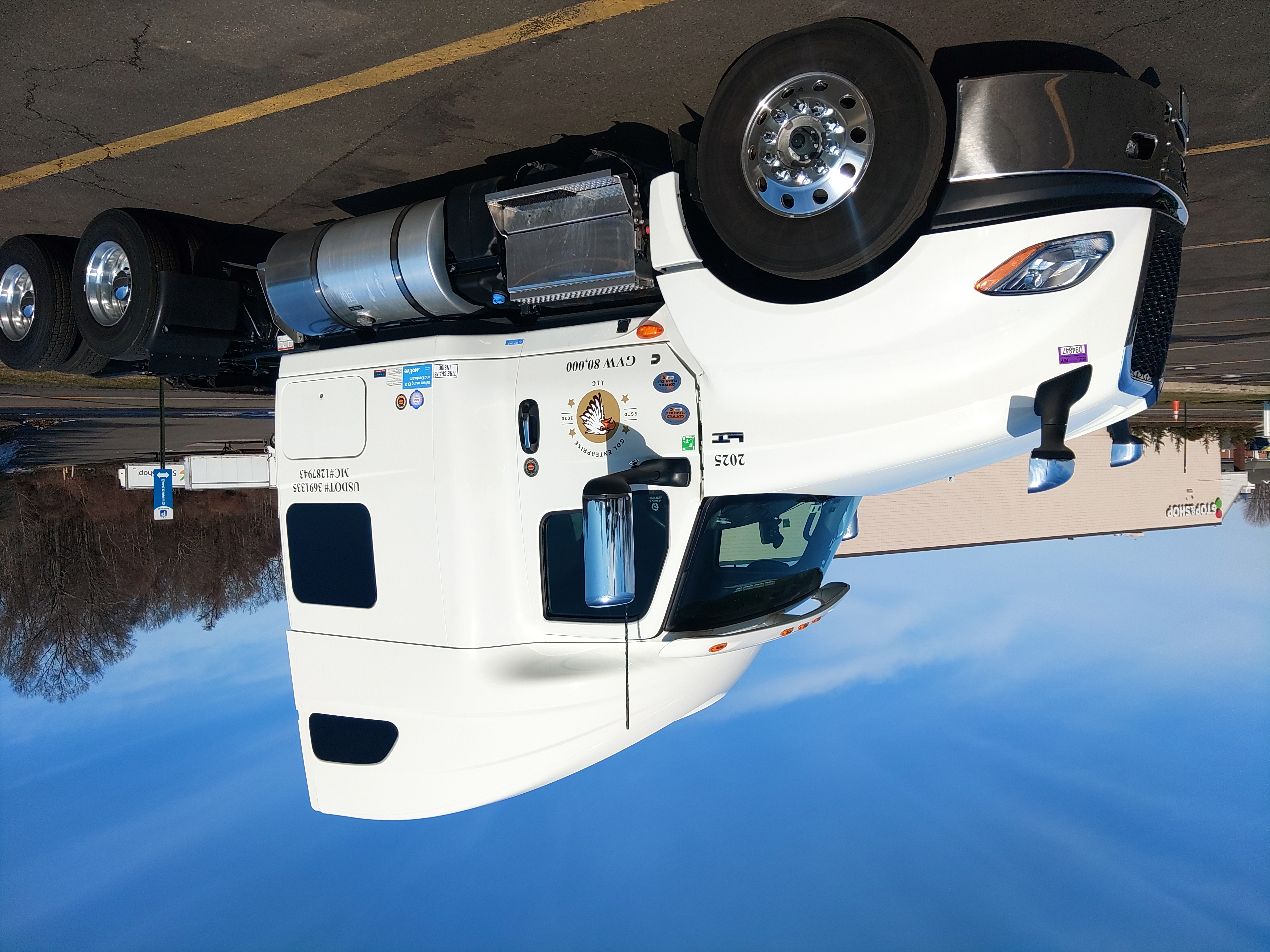 Owner-operator Greg Labosky now pilots this 2025 International LT that bought new at the beginning of this year. The truck replaced a 2017 Freightliner Cascadia that, approaching 1 million miles, was costing the GDL Enterprise owner more in maintenance than he could countenance.