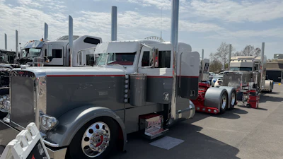 1st: Jared Nelson, 2022 Peterbilt 389