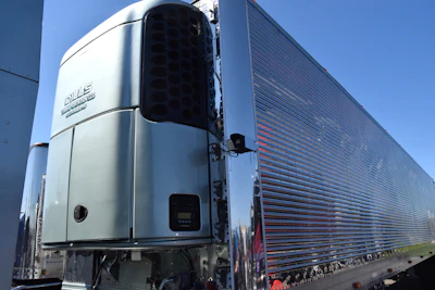 The '01 Utility reefer shines up nice, with the Dills insignia on the unit.