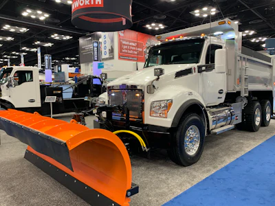 The front frame structure option is now available to order for the T880 with the set-forward front axle configuration (T880S). The T880 in set-back front axle configurations will be available later this year.