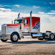 The commemorative paint scheme pays tribute to the mid-'90s 'TourAmerica' T600 paint scheme to celebrate America's 250th birthday. The availability of the paint scheme on the W900L could serve as an opportunity for owners to get one of the last of the models in the special paint scheme.