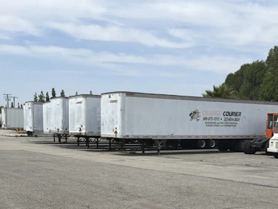 Trailers include dry vans and flatbeds in lengths ranging from 40 to 53 feet. In addition, open 'stretch deck' trailers extendable up to 65 feet are available.