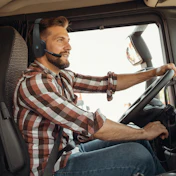 Developed for professional drivers across a range of routes, the Pro Series aims to deliver consistent, high-quality communication on the road. BlueParrott worked closely with professional truck drivers to incorporate feedback on fit and comfort following hands-on testing to ensure a design that stands up to the BlueParrott brand they rely on, with greater comfort during long shifts, too.