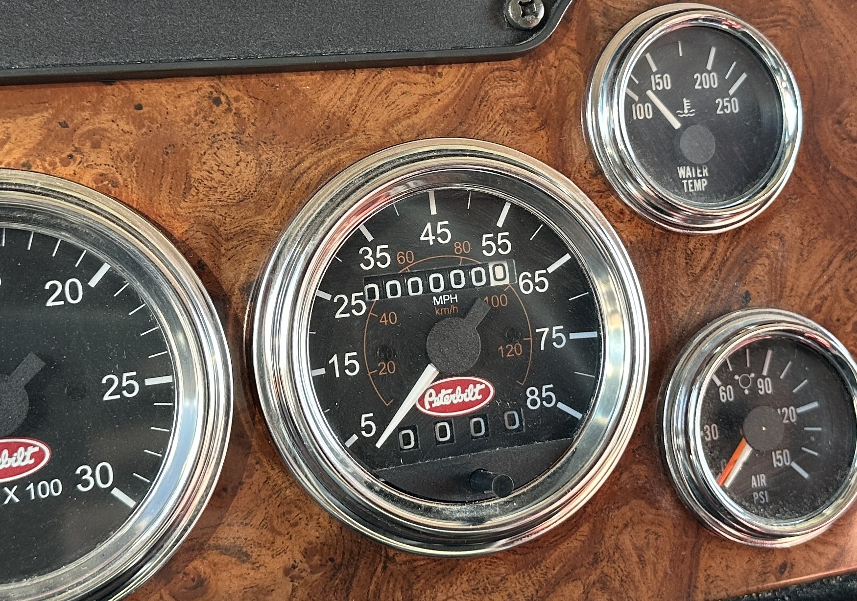 Love Odometer x H0 Q Jbcn Z8