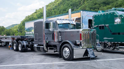 Steven Hall owns this 2019 Peterbilt 389 glider, nicknamed 'Toxic Masculinity.' It's powered by a 6NZ Cat with an 18-speed. The rig is driven by Travis Hodge.