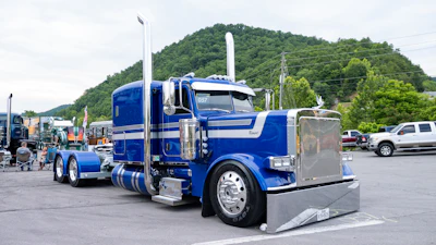1st: Brad Harminson, 2020 Peterbilt 389