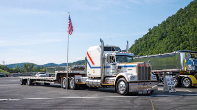 3rd: Jay Van Kampen, 1976 Kenworth W900 Bicentennial