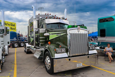 1st: Paul Sanne of Norfolk, Nebraska, 2027 Kenworth W900L
