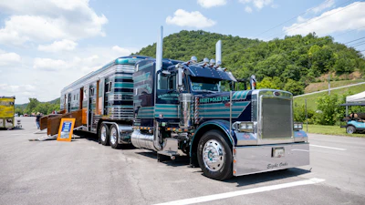 John Barker III's 1997 Peterbilt 379 & 1996 Streamliner Deluxe: A beautiful combo used to move horses for a private farm. The trailer is a highly rare, one-off custom build manufactured nearby to the SuperRigs site in Bristol, Virginia, featuring entirely oak plywood interior paneling.