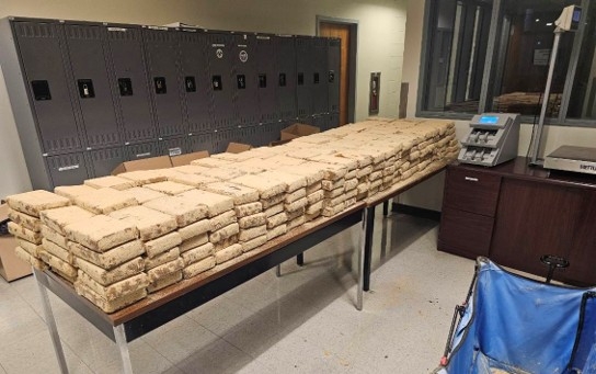 In total, 366 packages of cocaine weighing 1002.13 pounds (454.56 kilograms) were removed from the trailer.