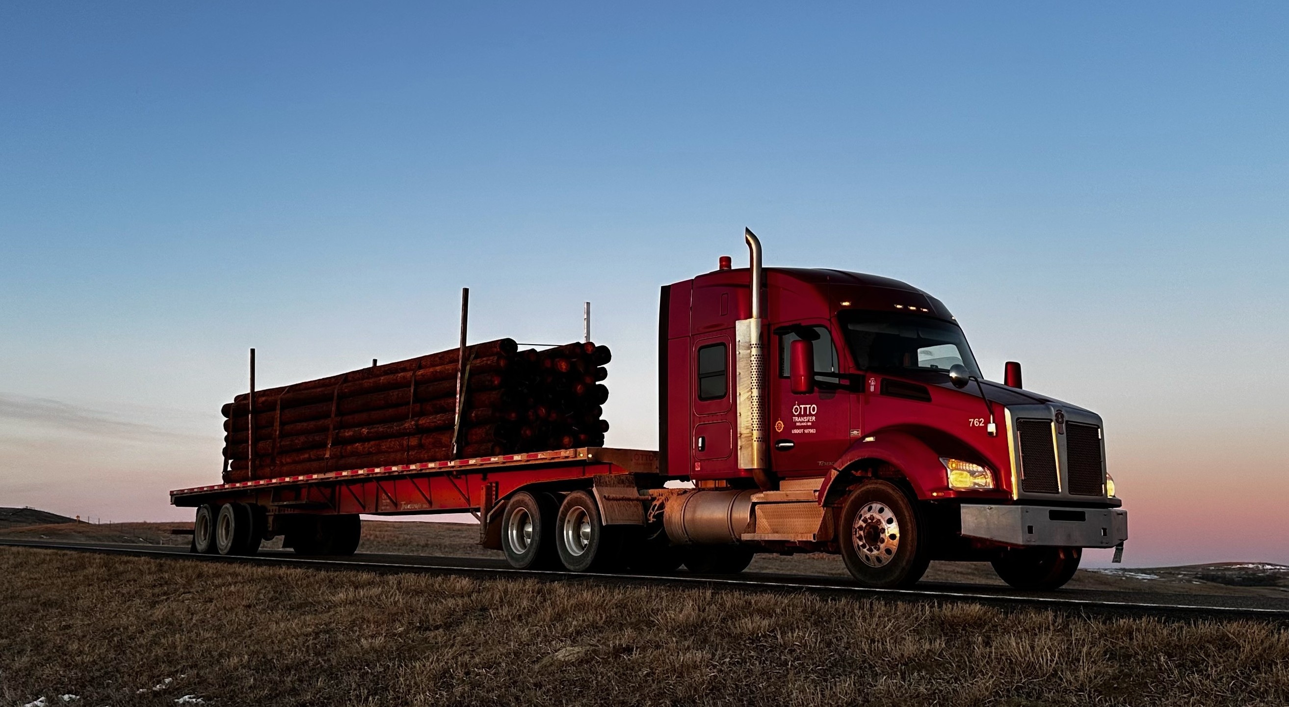 Among Otto Transfer's all-Detroit-D13-powered trucks hauling poles in its specialized operation is this beauty of a Western Star.