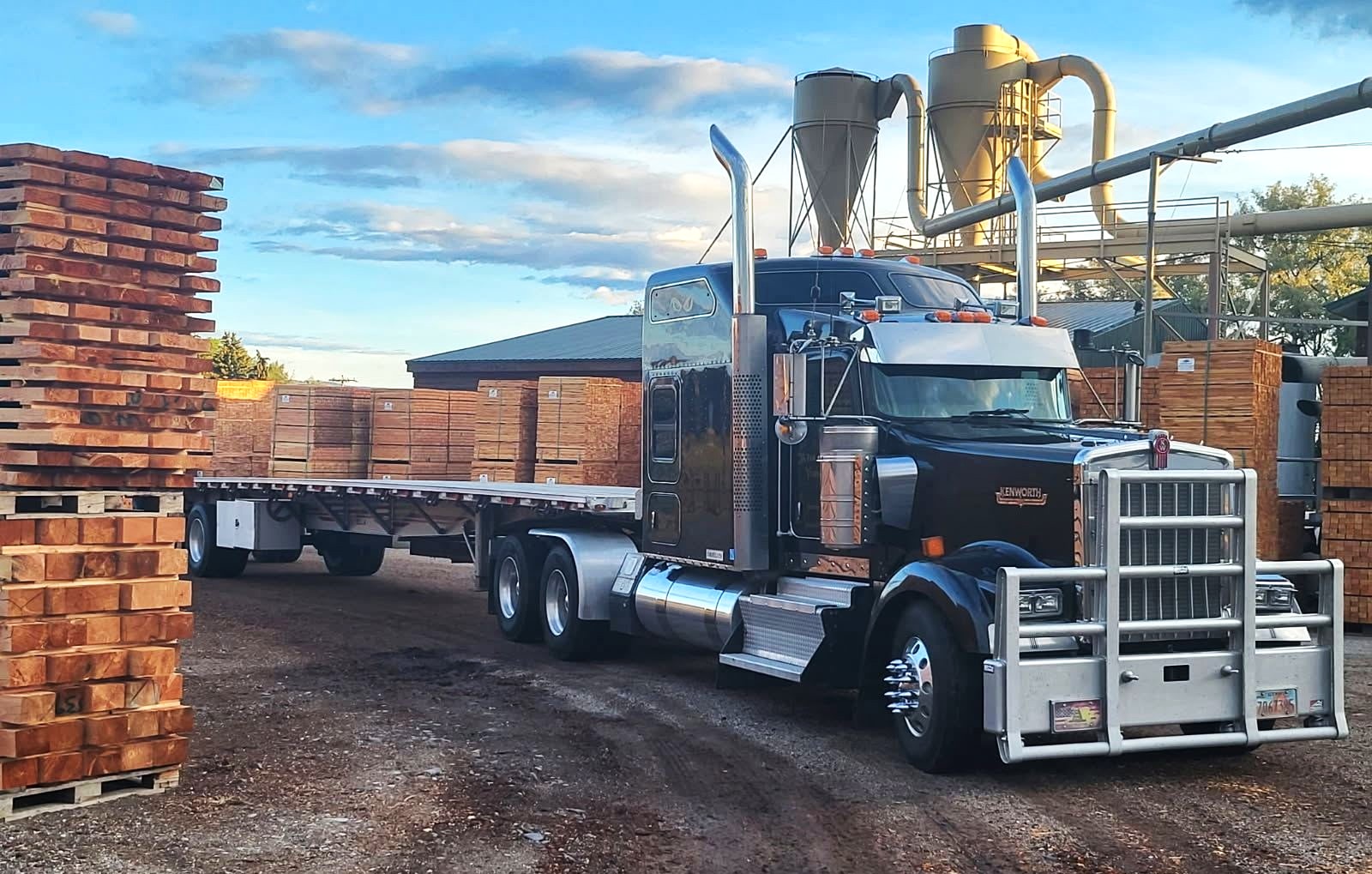 Owner-operator Dee Zeeman's 2013 Kenworth is a 272-inch-wheelbase unit, powered by a 600-hp Cummins with an 18 speed transmission and 3.58 rears. The Utah flatbedder's 48-foot Western trailer has him loaded toward retirement as an independent after more than four decades hauling.