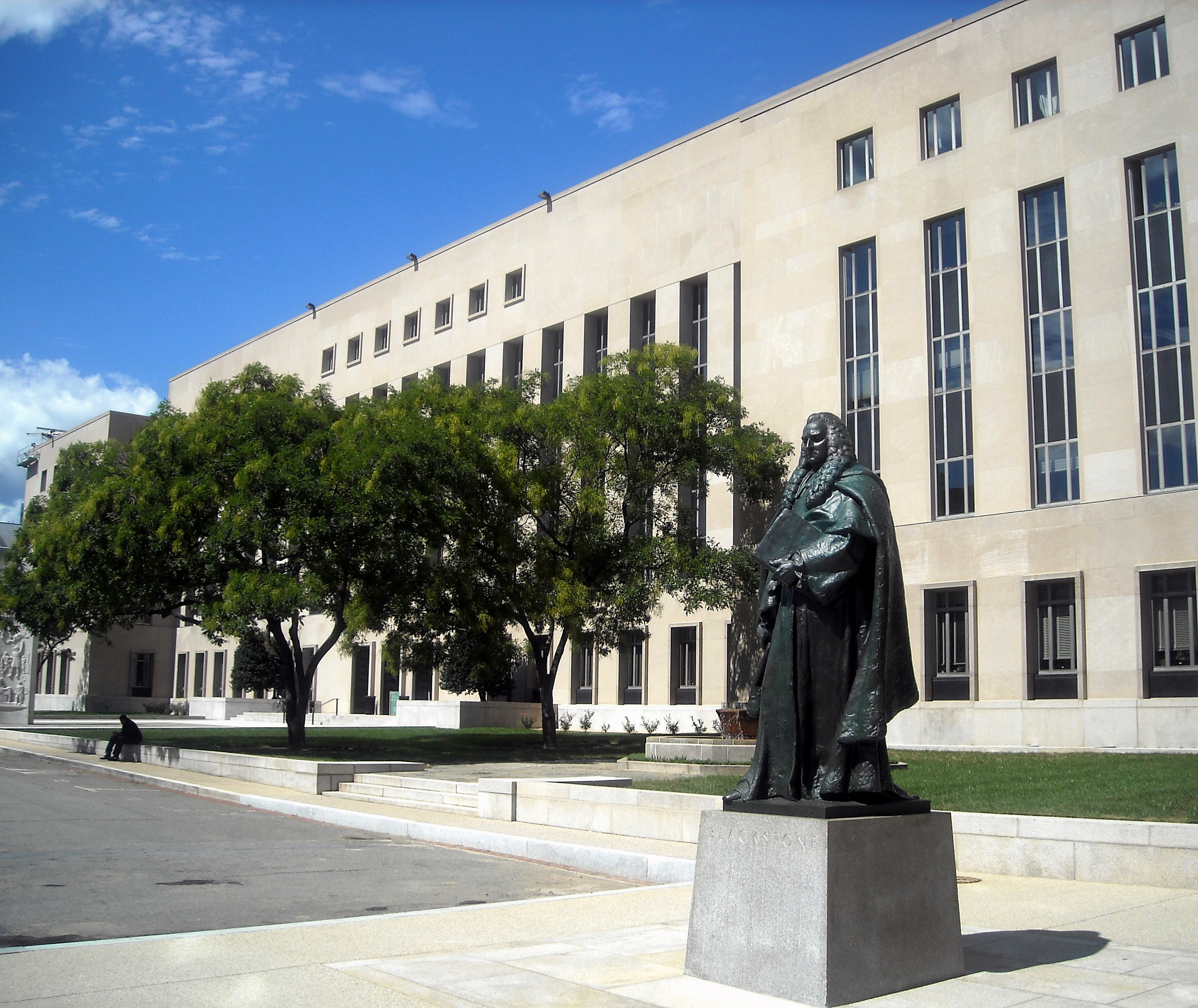 Sir William Blackstone Statue, Dc