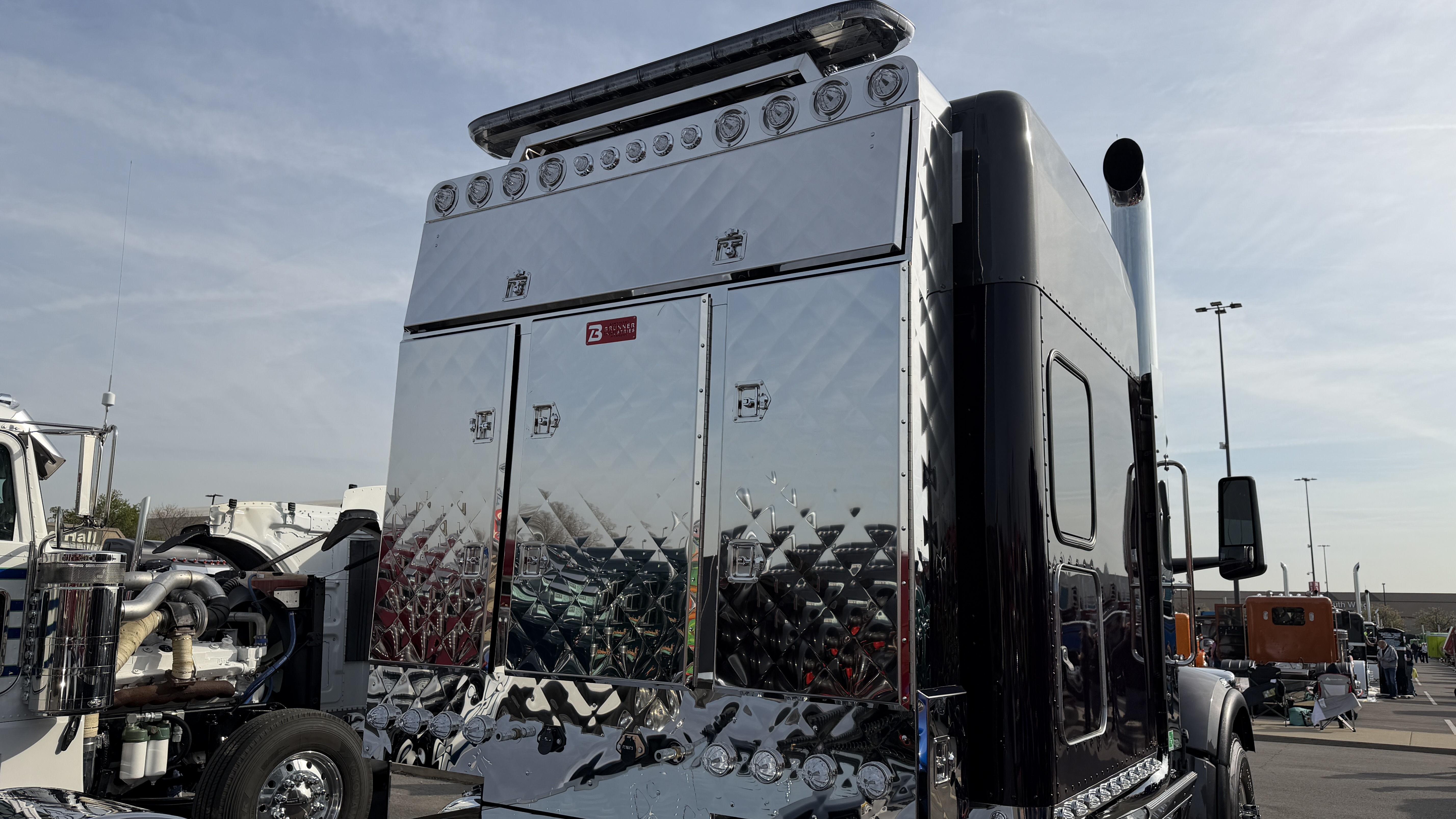 Heavy-hauling 'Purple Reign' Peterbilt 567 a small fleet's pride ...